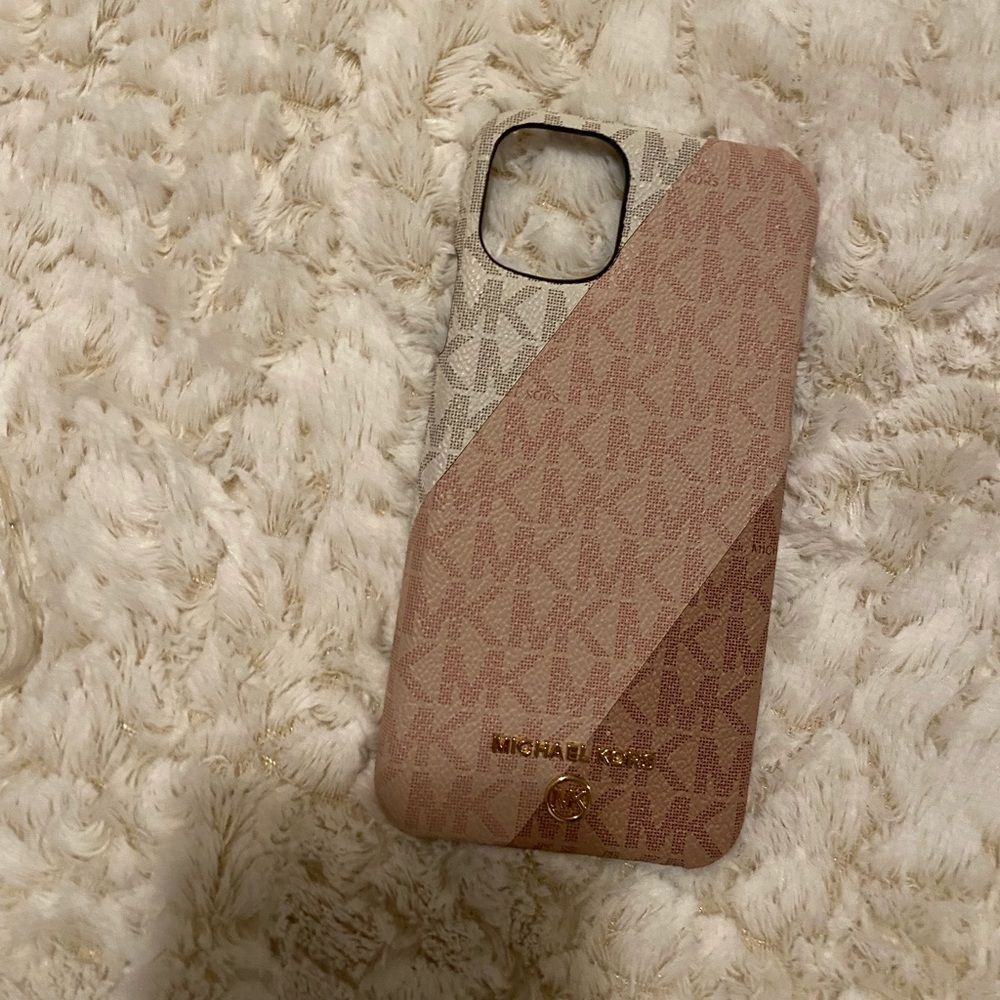 Michael Kors IPhone 11 Pro Max case!